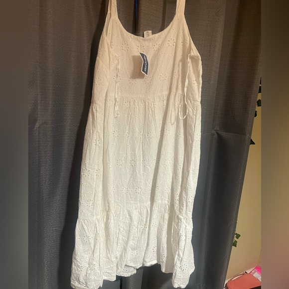 white flowy dress - Picture 3 of 3